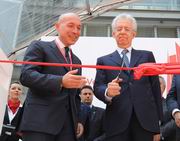 Mario Monti inaugura Vodafone Village con Paolo Bertoluzzo