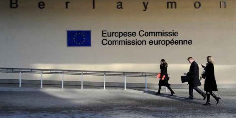 Credit Suisse. Commissione Juncker: buone prospettive per investimenti e ritorni delle telco