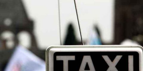 I taxi lanciano la loro app anti-Uber