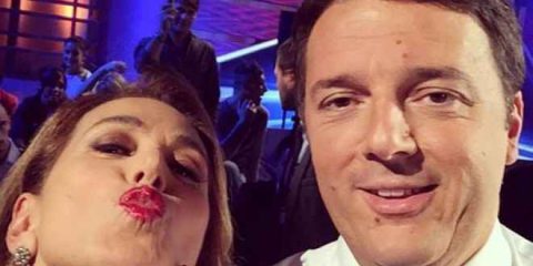 Odiens. Renzi dalla D’Urso ‘disturba’ le donne giovani e colte