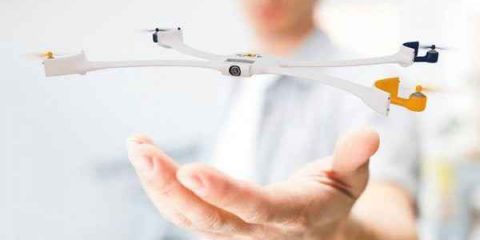 Il mini-drone da polso che ti riprende in volo (Videonews)