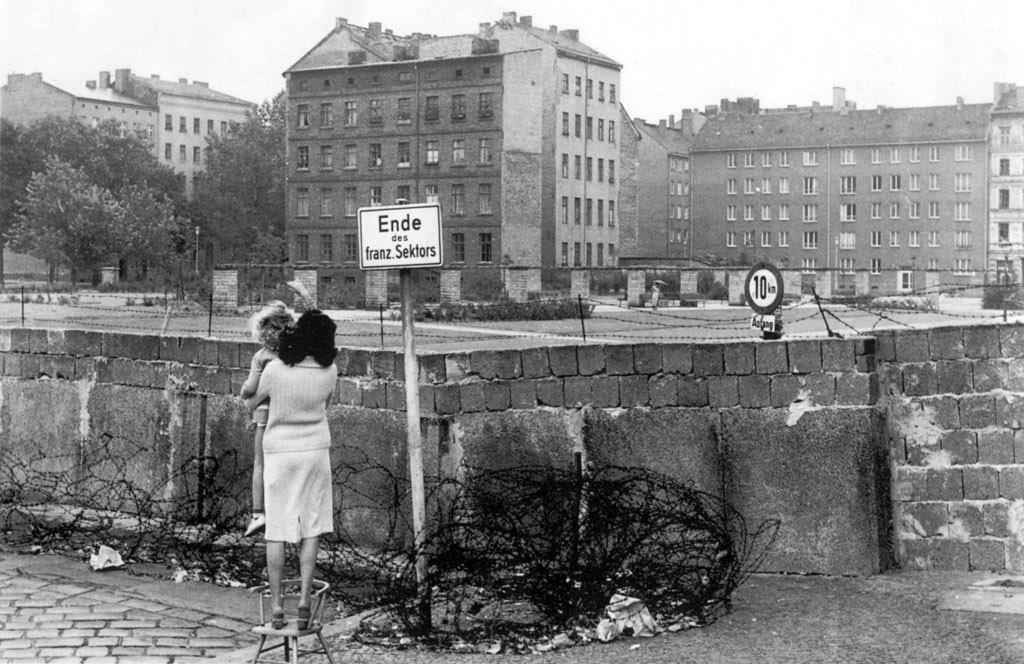 Muro di Berlino, tra Est e Ovest
