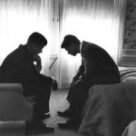 Jack e Bobby Kennedy, 1960 (By Hank Walker)