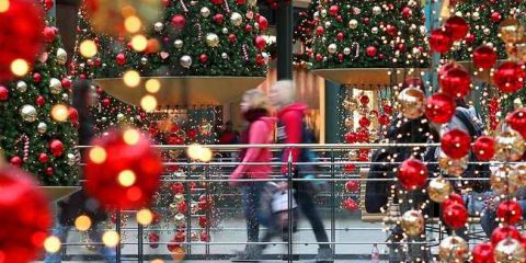 Shopping di Natale, il vademecum anti-scippo dell’Unione Nazionale Consumatori