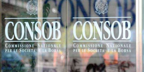 Consob, contrasto all’abusivismo online: accertamenti per oltre 500 siti web