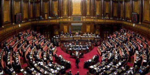 Taglio del 50% alla spesa tecnologica della PA: Governo e Parlamento ci mettono una pezza?