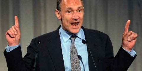 Tim Berners Lee: ‘Net neutrality principio fondamentale, ma nella Ue è sotto attacco’