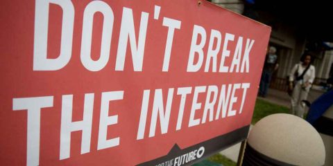 Net neutrality. Facebook, Google e startup Usa contro la retromarcia della Fcc