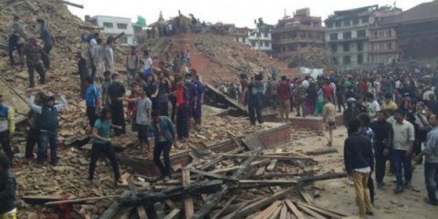 Terremoto in Nepal: i tool di Google e Facebook per contribuire alle ricerche