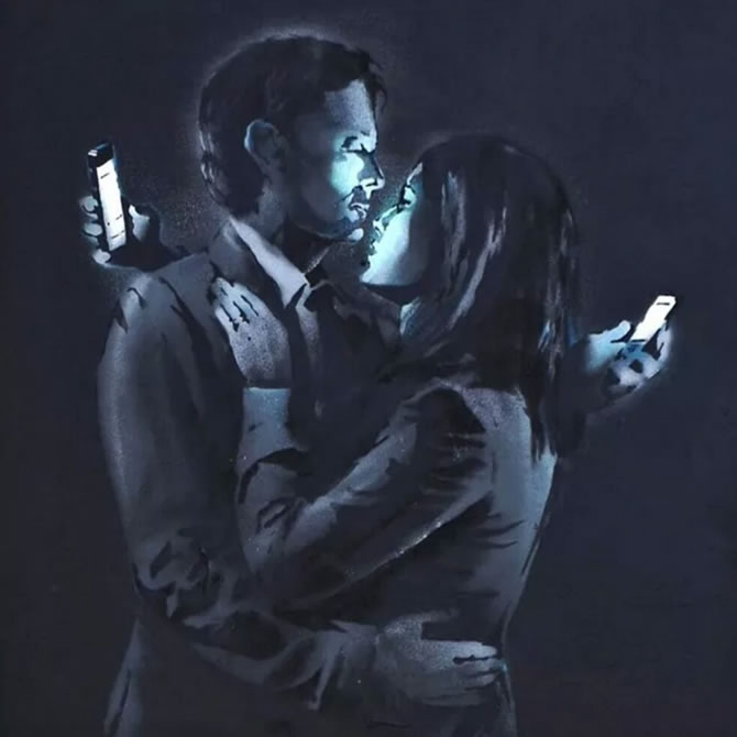 coppia e smartphones