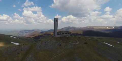 Video Droni. Il Buzludzha Monument, un UFO pazzesco abbandonato in cima a una montagna