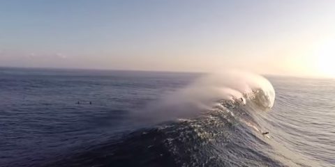 Video Droni. L’emozione del surf sulle onde di Pehai alle Hawai