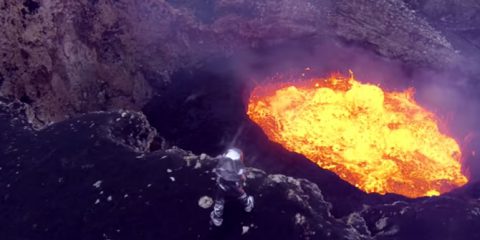 Video Droni: Scienza e tecnologia in volo sul drone per scoprire il vulcano Vanuatu