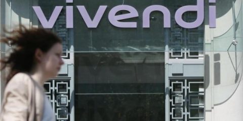 Mediaset verso l‘accordo con Vivendi? Calenda su Tim ‘Trattati come la Guaiana Francese’