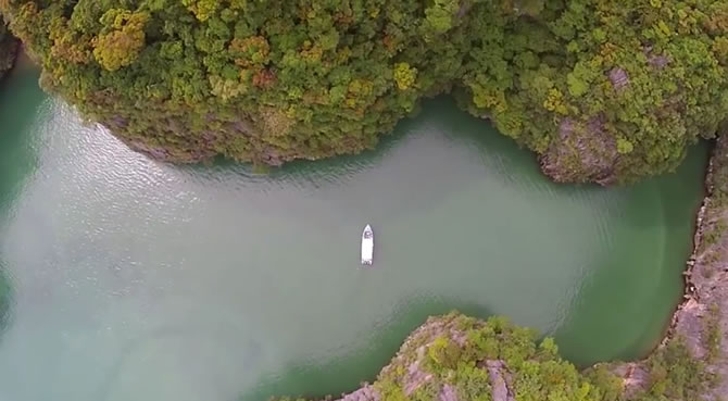 Le isole di Phang Nga, Khao Phing Kan (James Bond Island), Hong Island in Tailandia, viste dal drone