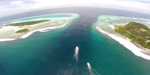 Video Droni. Voglia di mare voglia di surf: le Maldive viste dal drone