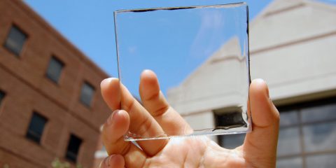 Fotovoltaico: realizzato quello trasparente da impiegare per finestre e smartphone