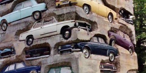 Parcheggio creativo: le auto del mesozoico, prima che il traffico si ritirasse milioni di anni fa nelle metropoli