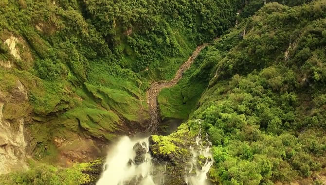 Cascate di Gocta in Perù viste dal drone
