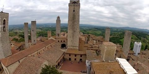 Toscana: San Gimignano vista dal drone