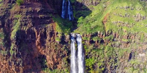 Video Droni. Il Waimea Canyon, la location di Jurassic Park, vista dal drone