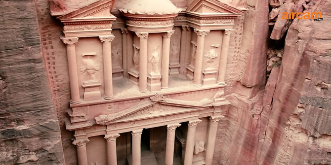 Le meraviglie di Petra (Giordania) viste dal drone