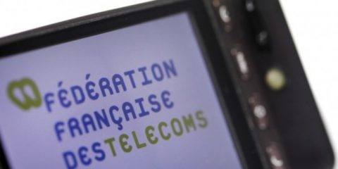 Francia, telco contro il Governo: a rischio copertura aree bianche