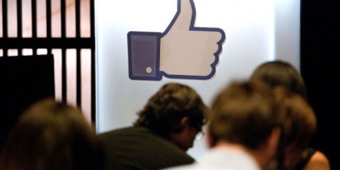 Facebook colpevole: spia anche chi non ha un profilo. E ora rischia effetto a catena