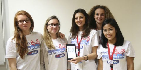 TIMgirlsHackathon 2015: a Milano vince l’app per bloccare le foto rubate