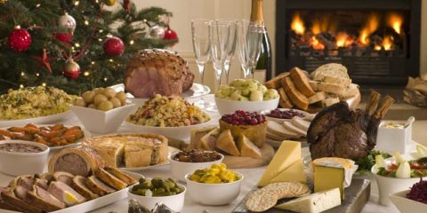 Il pranzo natalizio: tradizione e gusti forti per noi, gli eroi della tavola
