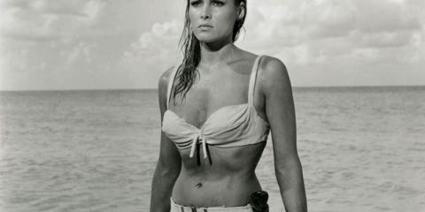 Belle da morire: Ursula Andress ai tempi di “007 Licenza di uccidere” (1962)