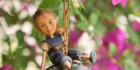 Spot&Social, è battaglia tra Barbie e Bratz