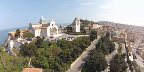 Perle dell’Adriatico: Ancona, bella e silenziosa, vista dal drone