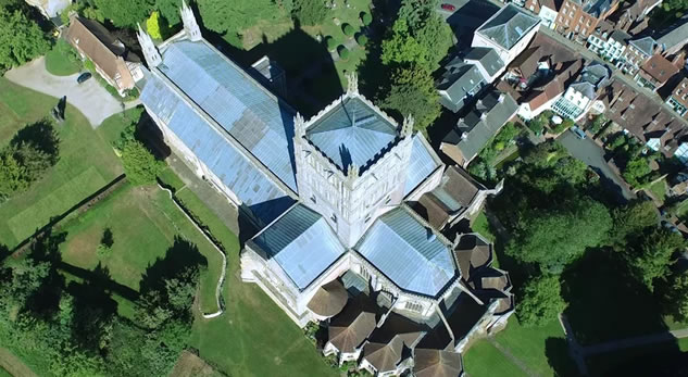 L’Abbazia di Tewkesbury (Gloucestershire) vista dal drone