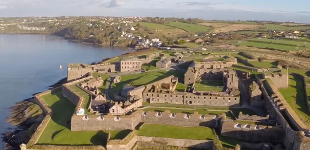 Il Forte Charles (Kinsale, Irlanda) visto dal drone