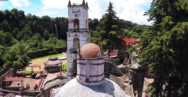 La straordinaria foresta di basalto di Huasca de Ocampo vista dal drone