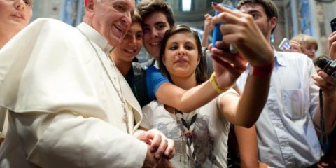 Papa Francesco sempre più social: ecco l’audio su WhatsApp per la Quaresima