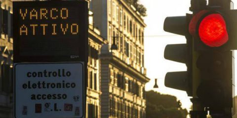 Semafori high-tech a Roma, sbloccati 54 milioni per la smart mobility