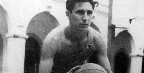 L’ora di ginnastica: Fidel Castro si allena a basket a 17 anni (1943)