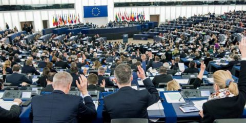 Data protection: dopo 4 anni, la Ue approva nuove norme ‘per l’era digitale’