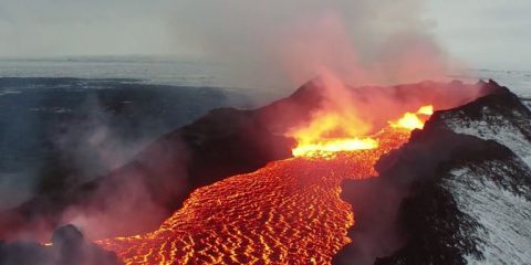 Video droni. Spettacolari immagini dell’eruzione del vulcano Bardarbunga (Islanda) catturate dal drone