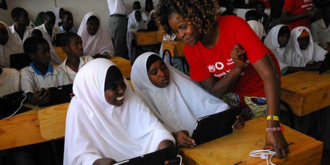 Fondazione Vodafone lancia il progetto ‘Instant Schools For Africa’