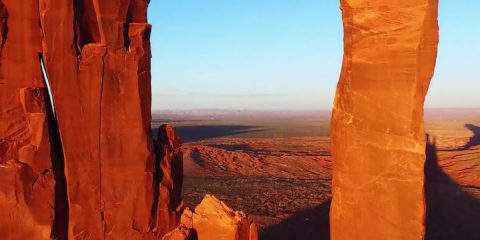 Video droni. La Monument Valley (UTAH) vista dal drone