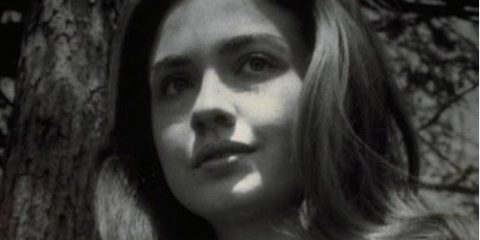 Giovane e ignara: Hillary Clinton a 22 anni ai tempi dell’università (1969)