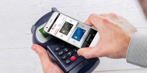 Contactless, accordo Vodafone – PayPal per i pagamenti in-store con lo smartphone