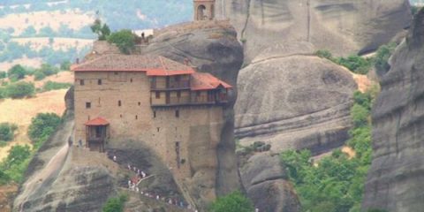 Video droni. Meteora (Grecia) e i suoi monasteri inaccessibili visti dal drone