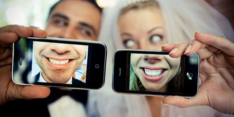 Matrimonio 2.0: non solo app e wedding planner online, ora si partecipa da casa tramite hashtag