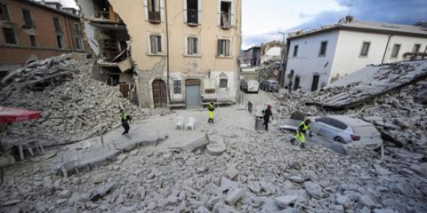 BreakingDigital. Il dolore del terremoto trascina con sé anche le macerie multimediali dei grandi media