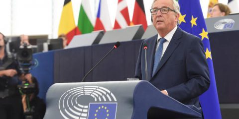 WiFi4Eu. Juncker: ‘Wi-Fi gratis nei luoghi pubblici entro il 2020’