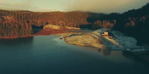 Video droni. Norvegia, l’arrivo dell’autunno visto dal drone